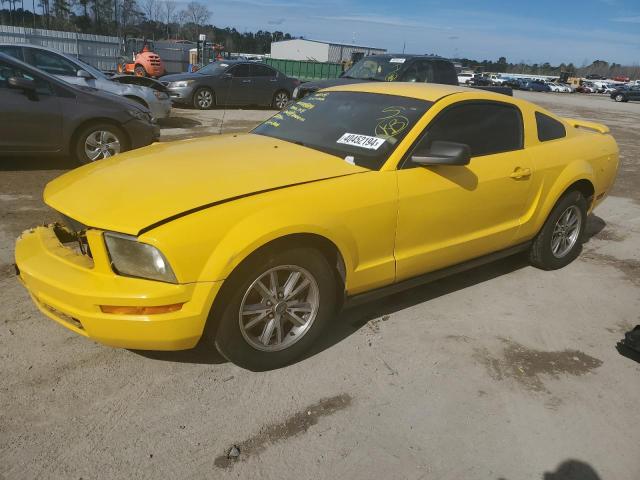 1ZVFT80N655171435 - 2005 FORD MUSTANG YELLOW photo 1