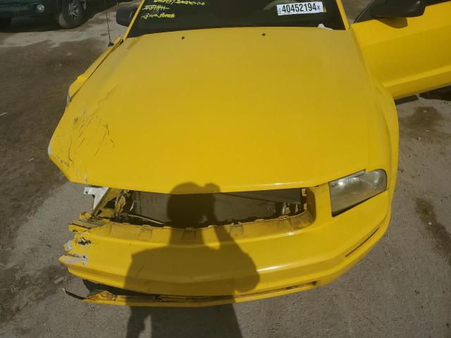 1ZVFT80N655171435 - 2005 FORD MUSTANG YELLOW photo 11