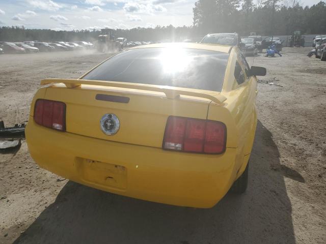 1ZVFT80N655171435 - 2005 FORD MUSTANG YELLOW photo 6