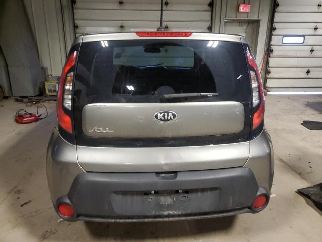 KNDJN2A26F7169747 - 2015 KIA SOUL GRAY photo 6