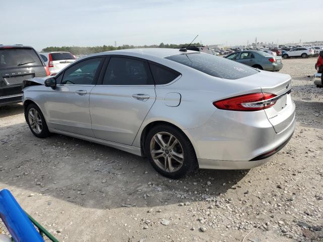 3FA6P0HD2JR213584 - 2018 FORD FUSION SE SILVER photo 2