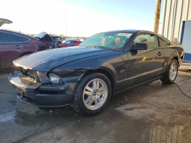 1ZVFT82H975242945 - 2007 FORD MUSTANG GT GRAY photo 1