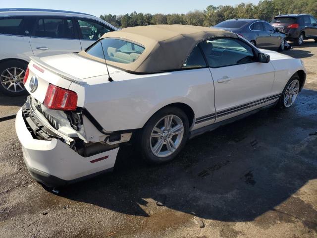 1ZVBP8EN8A5167926 - 2010 FORD MUSTANG WHITE photo 3