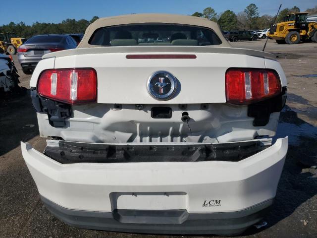 1ZVBP8EN8A5167926 - 2010 FORD MUSTANG WHITE photo 6