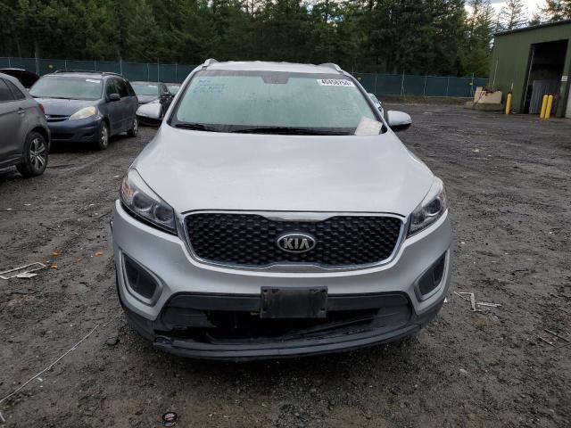 5XYPG4A34JG338510 - 2018 KIA SORENTO LX SILVER photo 5