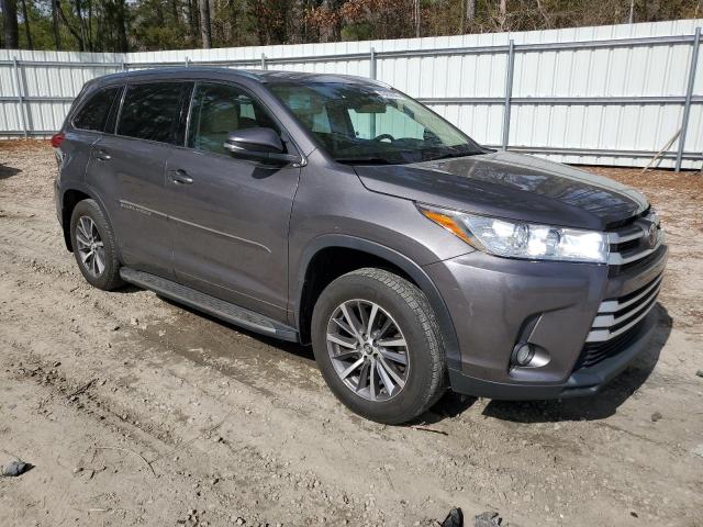 5TDKZRFH1HS521057 - 2017 TOYOTA HIGHLANDER SE CHARCOAL photo 4