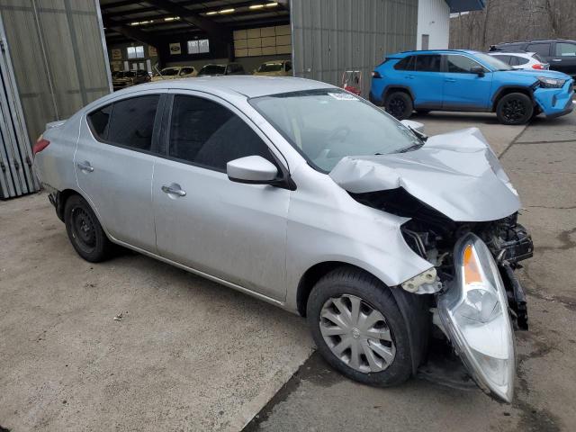 3N1CN7AP9HK427218 - 2017 NISSAN VERSA S SILVER photo 4