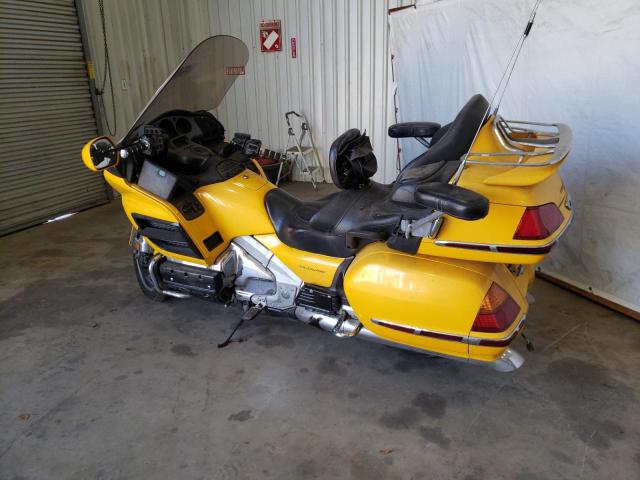 1HFSC47471A000756 - 2001 HONDA GL1800 A YELLOW photo 2