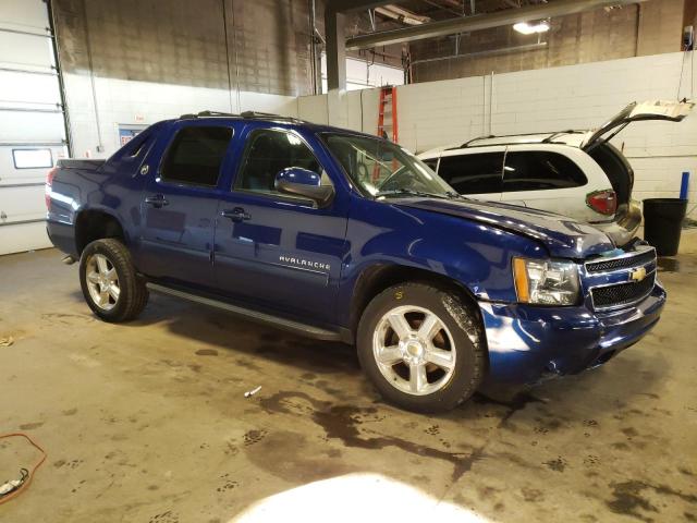 3GNTKFE7XDG368386 - 2013 CHEVROLET AVALANCHE LT BLUE photo 4