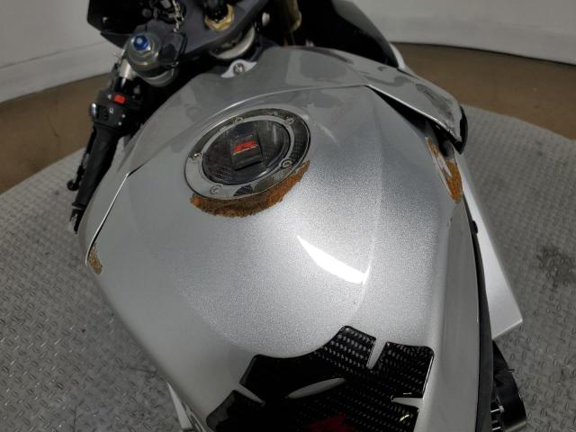 JS1GN7DA262104640 - 2006 SUZUKI GSX-R600 K6 GRAY photo 9