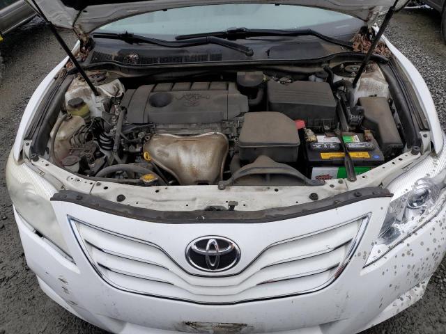 4T1BF3EK4BU771992 - 2011 TOYOTA CAMRY BASE WHITE photo 11