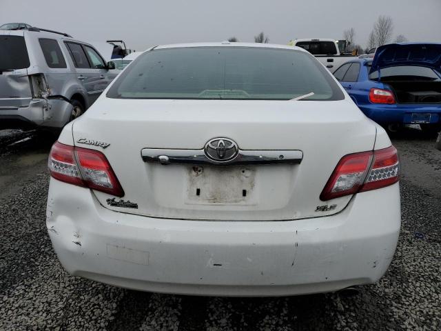 4T1BF3EK4BU771992 - 2011 TOYOTA CAMRY BASE WHITE photo 6