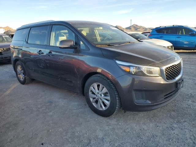 KNDMB5C16H6325905 - 2017 KIA SEDONA LX BROWN photo 4