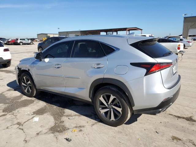 JTJYARBZ3J2099271 - 2018 LEXUS NX 300 BASE 银色 照片 2