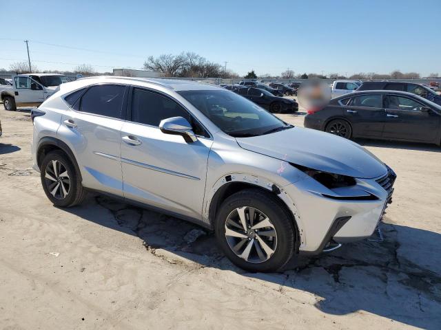 JTJYARBZ3J2099271 - 2018 LEXUS NX 300 BASE 银色 照片 4