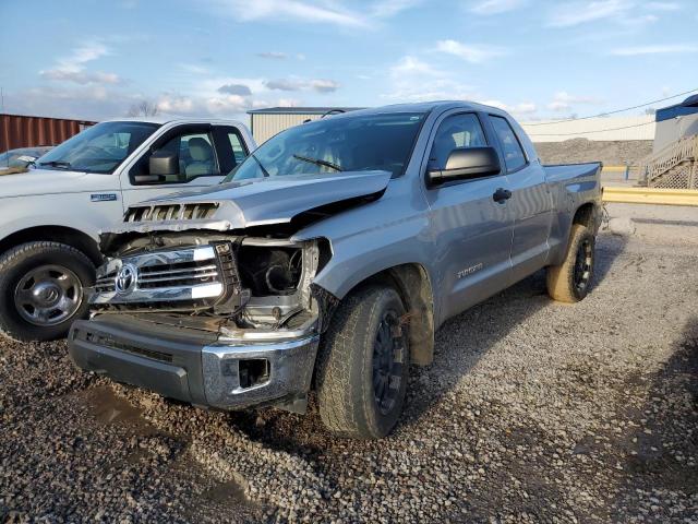 5TFRM5F16HX113995 - 2017 TOYOTA TUNDRA DOUBLE CAB SR/SR5 SILVER photo 1