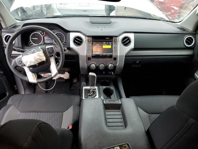 5TFRM5F16HX113995 - 2017 TOYOTA TUNDRA DOUBLE CAB SR/SR5 SILVER photo 8