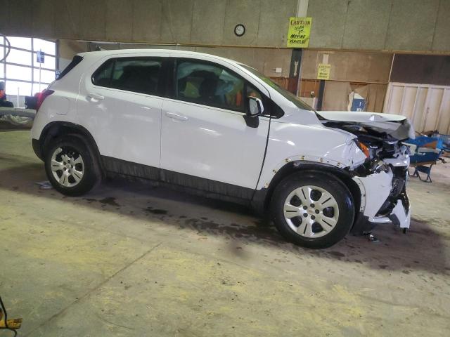 KL7CJKSB3JB602625 - 2018 CHEVROLET TRAX LS WHITE photo 4