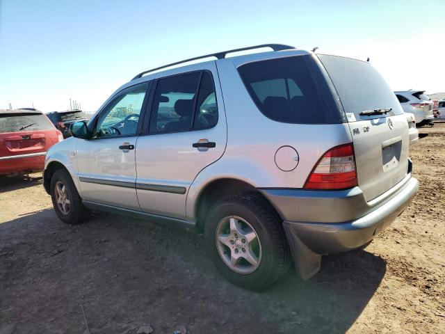 4JGAB54E3XA113216 - 1999 MERCEDES-BENZ ML 320 SILVER photo 2