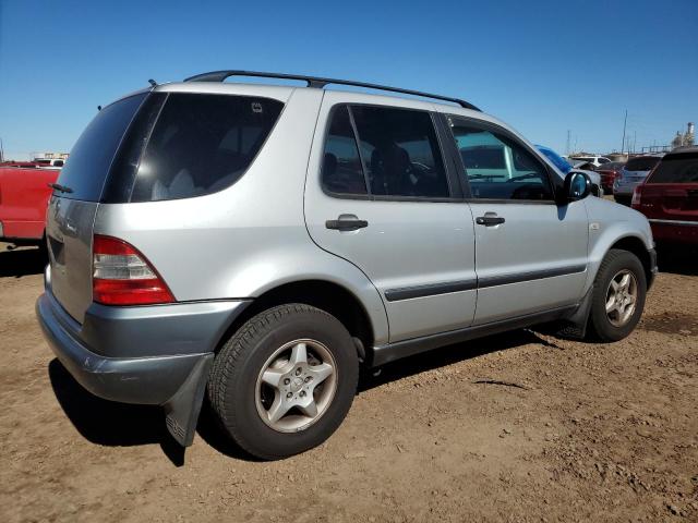 4JGAB54E3XA113216 - 1999 MERCEDES-BENZ ML 320 SILVER photo 3