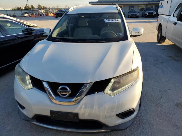 KNMAT2MT0FP535146 - 2015 NISSAN ROGUE S WHITE photo 5