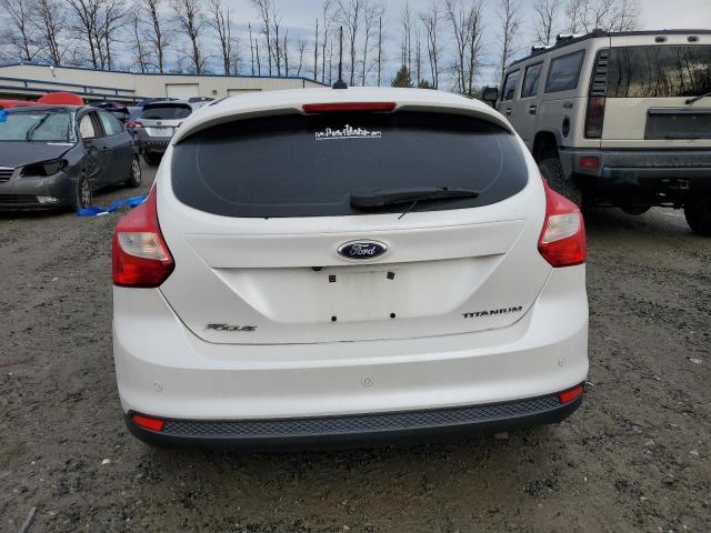 1FAHP3N27CL268224 - 2012 FORD FOCUS TITANIUM WHITE photo 6