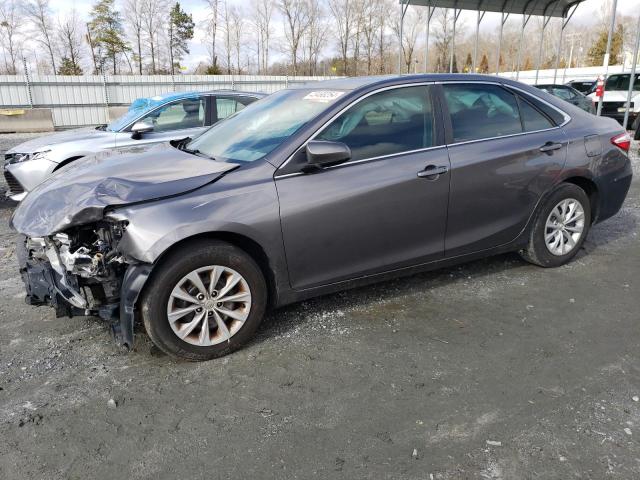 4T1BF1FK6HU710378 - 2017 TOYOTA CAMRY LE GRAY photo 1