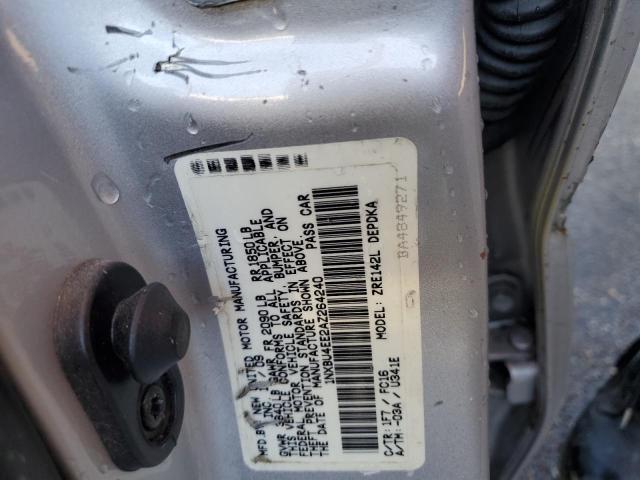 1NXBU4EE2AZ264240 - 2010 TOYOTA COROLLA BASE SILVER photo 13