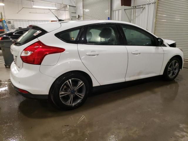 1FADP3K23EL247800 - 2014 FORD FOCUS SE WHITE photo 3