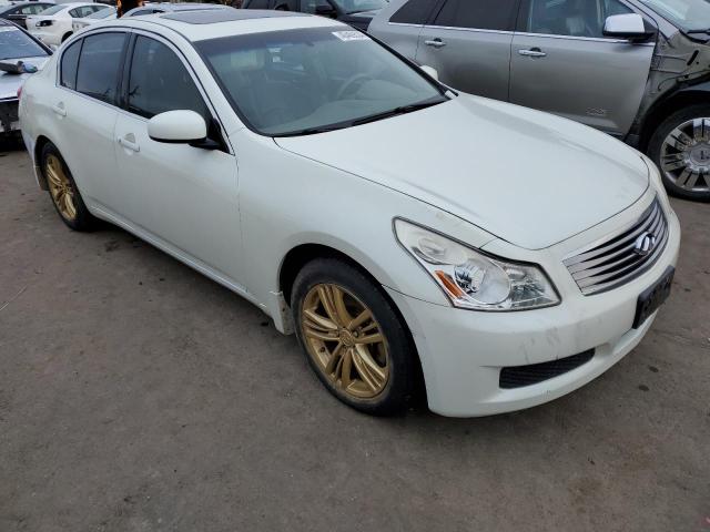 JNKBV61F28M256790 - 2008 INFINITI G35 WHITE photo 4