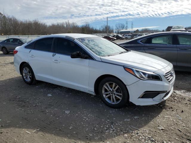 5NPE24AF9GH388305 - 2016 HYUNDAI SONATA SE WHITE photo 4