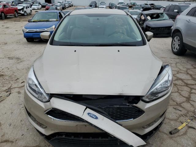 1FADP3K25JL207793 - 2018 FORD FOCUS SE GOLD photo 5