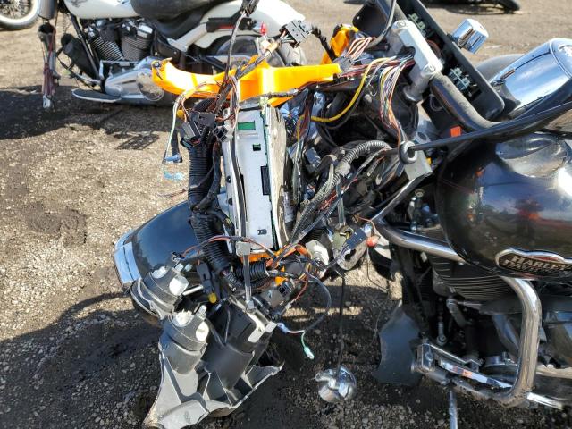 1HD1FC4118Y677609 - 2008 HARLEY-DAVIDSON FLHTCUI 黑色 照片 8