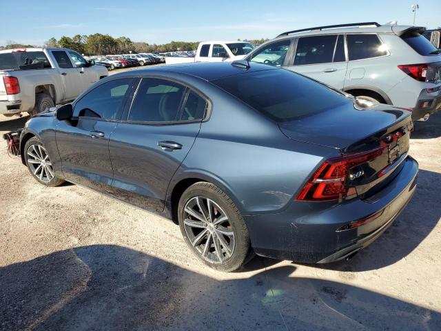 7JR102FK8MG102329 - 2021 VOLVO S60 T5 MOMENTUM BLUE photo 2