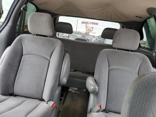 1C4GP45RX4B561924 - 2004 CHRYSLER TOWN & COU ვერცხლისფერი ფოტო 10