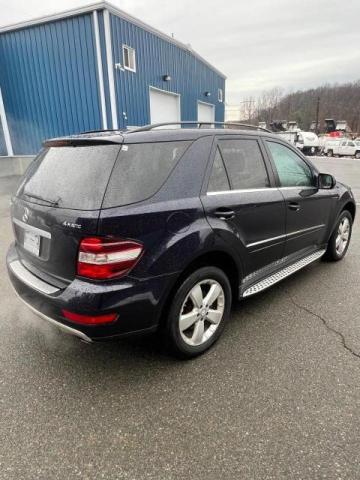 4JGBB8GB8AA584860 - 2010 MERCEDES-BENZ ML 350 4MATIC BLACK photo 4
