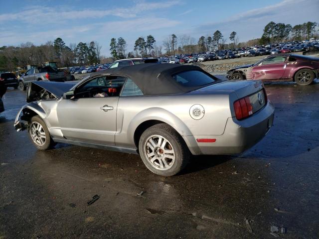 1ZVHT84N385187356 - 2008 FORD MUSTANG SILVER photo 2