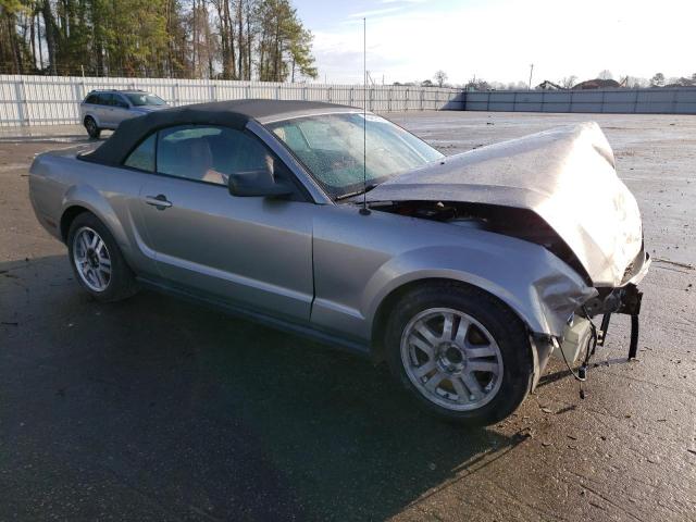 1ZVHT84N385187356 - 2008 FORD MUSTANG SILVER photo 4