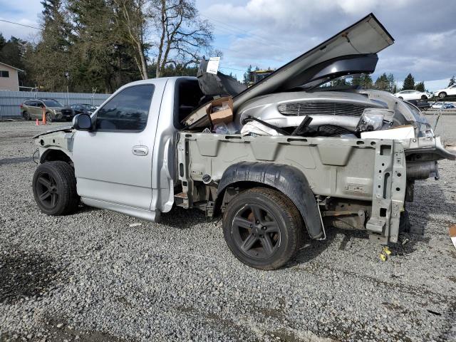 2FTZF0730YCA73055 - 2000 FORD F150 SVT LIGHTNING SILVER photo 2