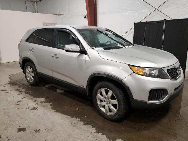 5XYKTCA63CG229887 - 2012 KIA SORENTO BASE SILVER photo 4