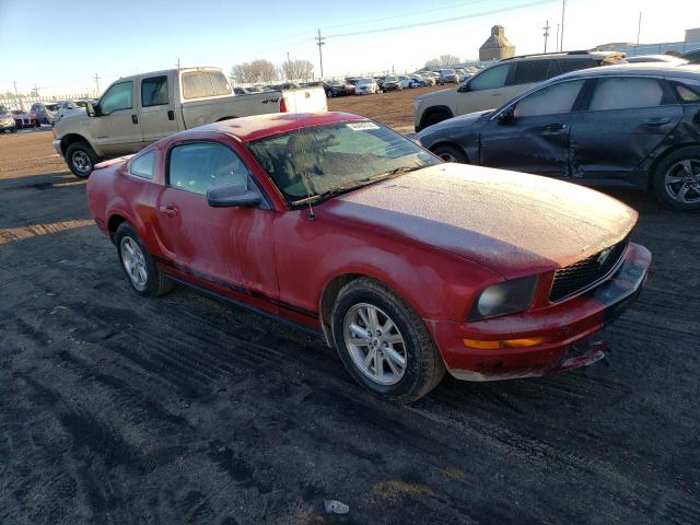 1ZVHT80N185173851 - 2008 FORD MUSTANG RED photo 4