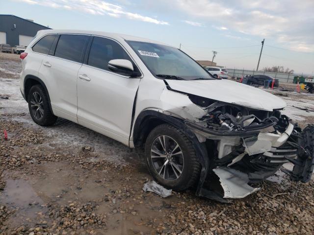 5TDZZRFH9JS241066 - 2018 TOYOTA HIGHLANDER LE WHITE photo 4