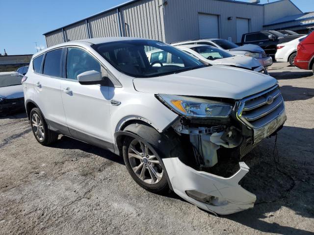 1FMCU0G98HUB31036 - 2017 FORD ESCAPE SE WHITE photo 4