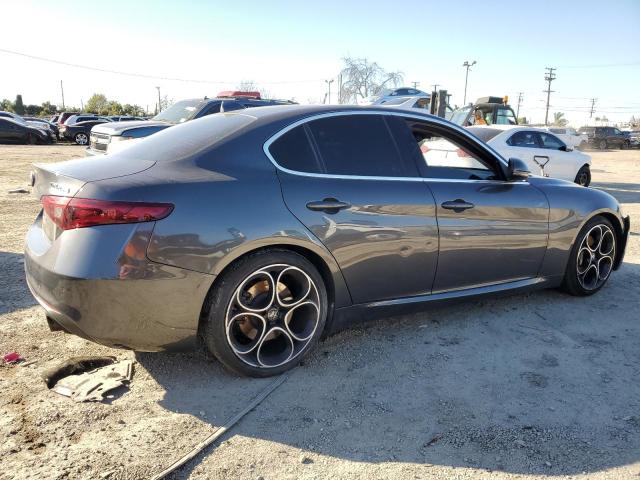 ZARFAEBN6J7593102 - 2018 ALFA ROMEO GIULIA GRAY photo 3