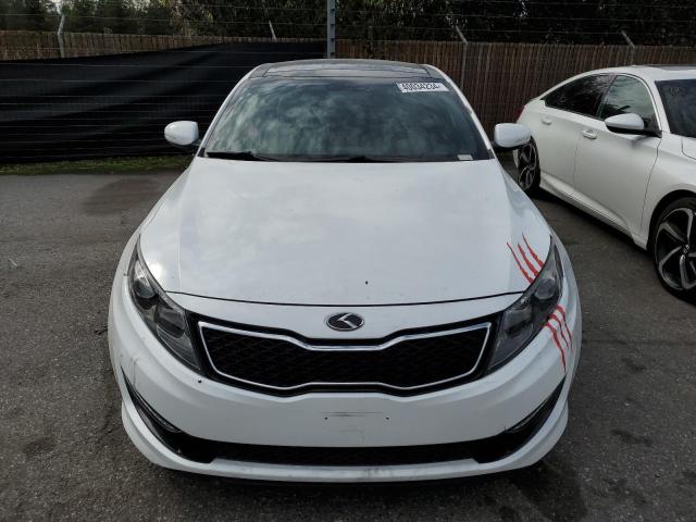 5XXGR4A61DG131716 - 2013 KIA OPTIMA SX WHITE photo 5