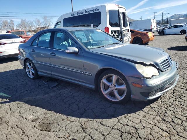 WDBRF52H16F734558 - 2006 MERCEDES-BENZ C 230 BLUE photo 4