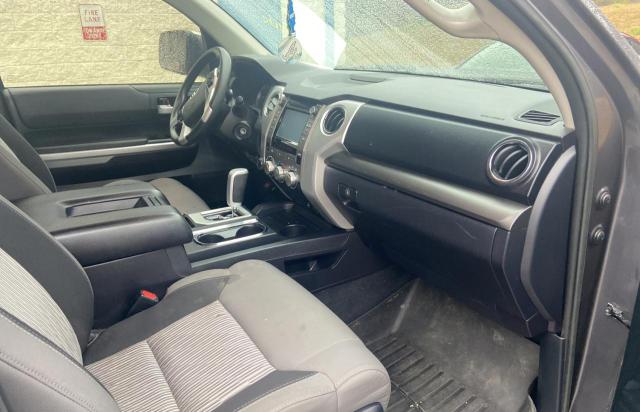 5TFUW5F13HX603251 - 2017 TOYOTA TUNDRA DOUBLE CAB SR/SR5 CHARCOAL photo 5