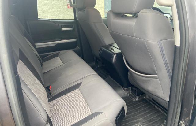 5TFUW5F13HX603251 - 2017 TOYOTA TUNDRA DOUBLE CAB SR/SR5 CHARCOAL photo 6