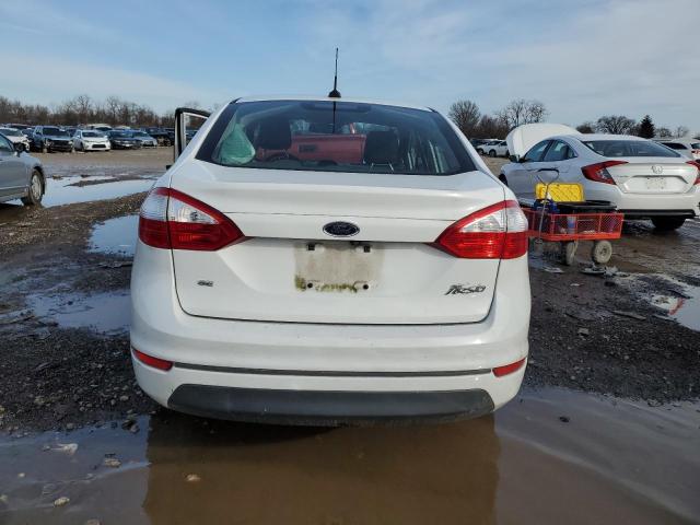 3FADP4BJ4JM121435 - 2018 FORD FIESTA SE WHITE photo 6