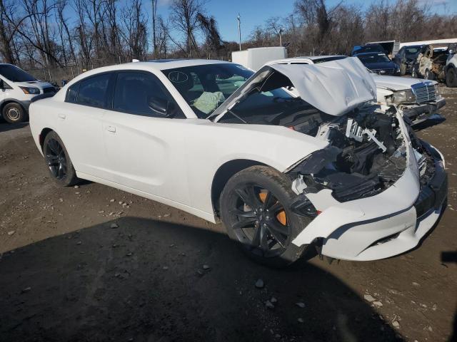 2C3CDXHG4JH273293 - 2018 DODGE CHARGER SXT PLUS WHITE photo 4